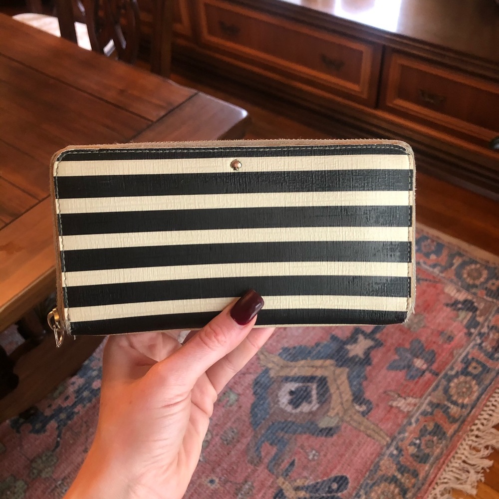 Kate Spade Striped White and Black Wallet